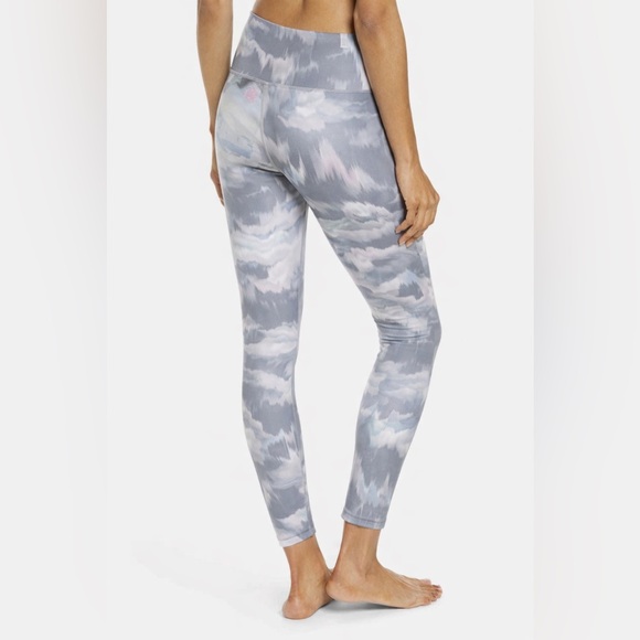 Zella Studio Lite High Waist 7/8 Leggings Gray Blue Pink XS Like New - Picture 2 of 8